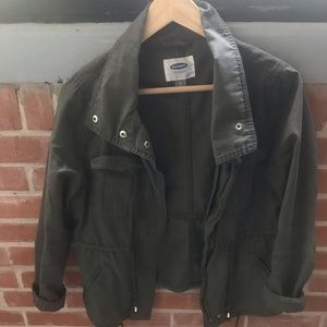 Cute army green draw-string jacket 🤘🏻